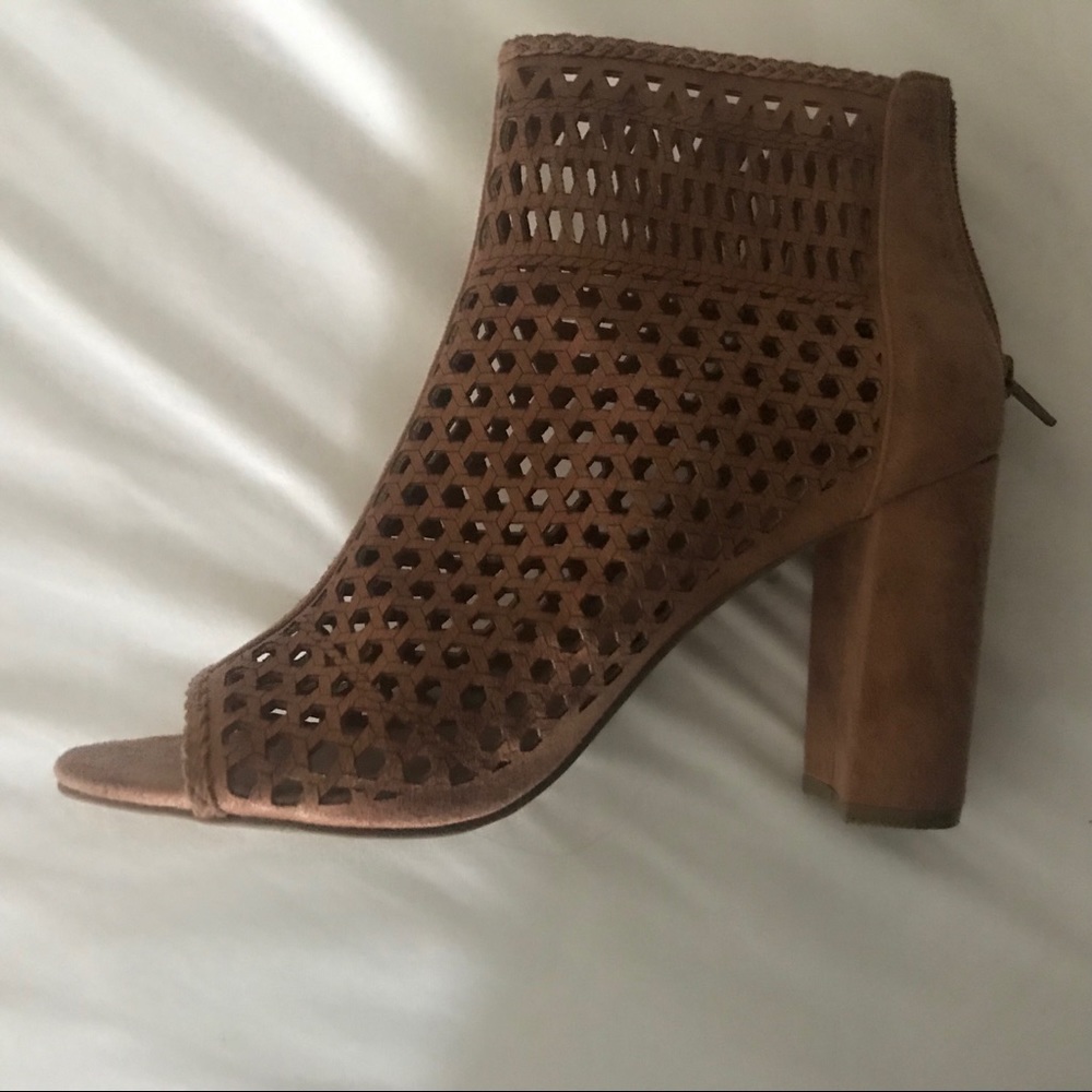 Heels - Picture 3 of 6